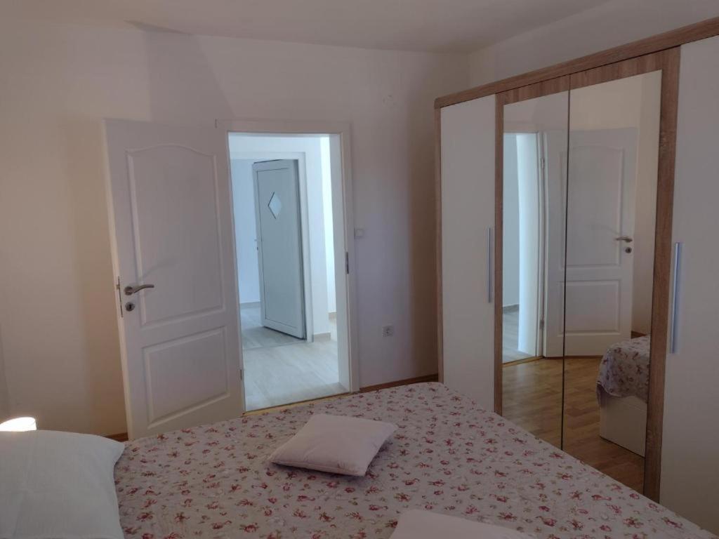 Gordana Apartmani Ljubač エクステリア 写真